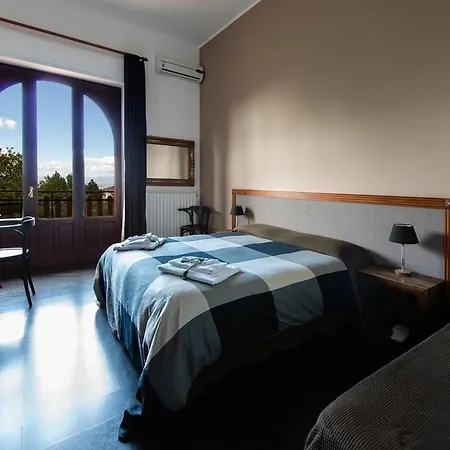 Domus Verdiana Alojamento de Acomodação e Pequeno-almoço Ragalna