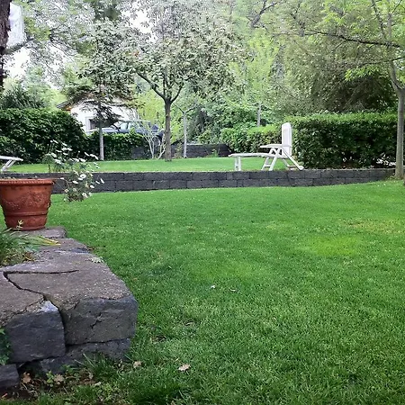 Domus Verdiana Alojamento de Acomodação e Pequeno-almoço Ragalna