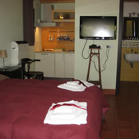 Alojamento de Acomodação e Pequeno-almoço Domus Verdiana Ragalna