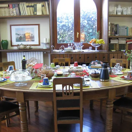 Alojamento de Acomodação e Pequeno-almoço Domus Verdiana Ragalna