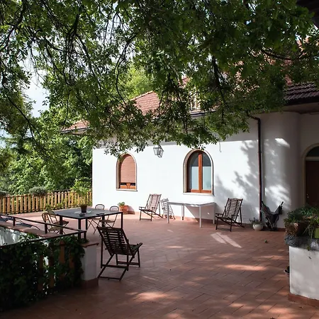 Domus Verdiana Alojamento de Acomodação e Pequeno-almoço 4*