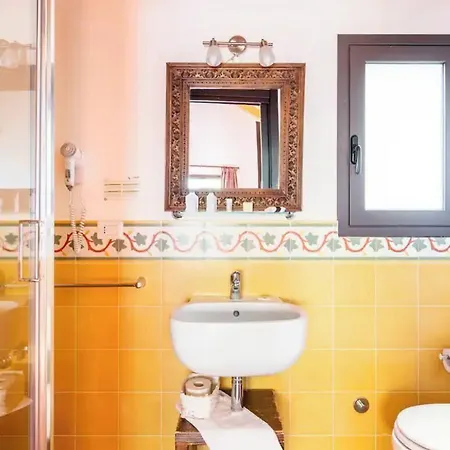 Domus Verdiana Bed & Breakfast 4*